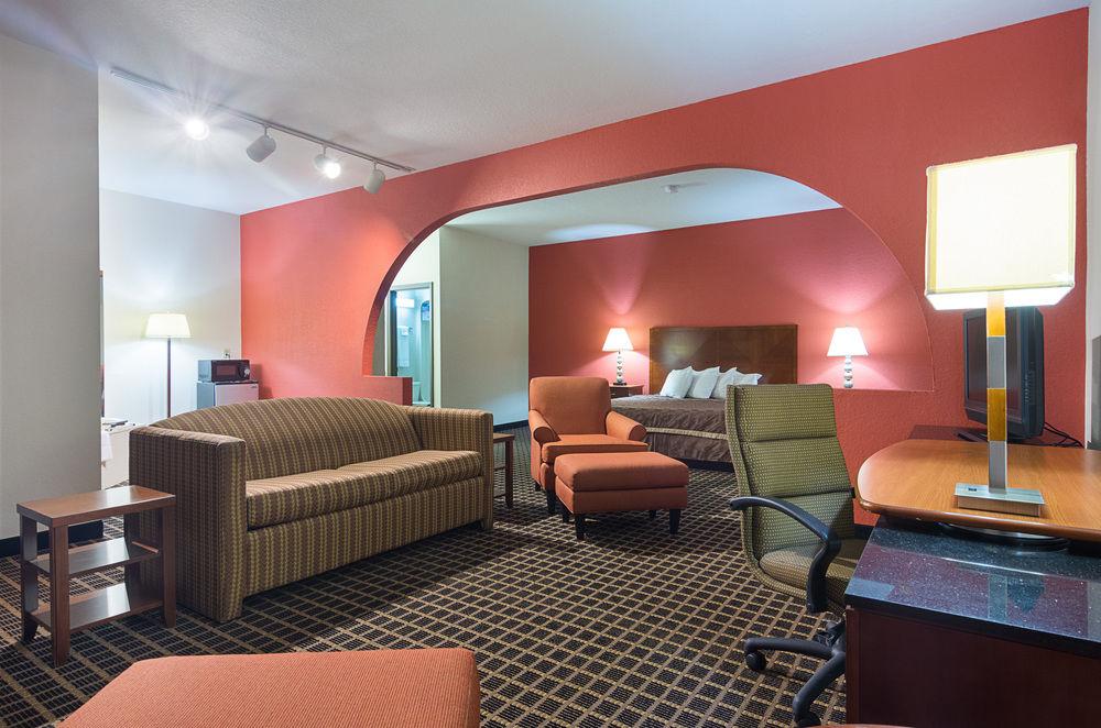 Quality Inn Commerce At I-85 Экстерьер фото