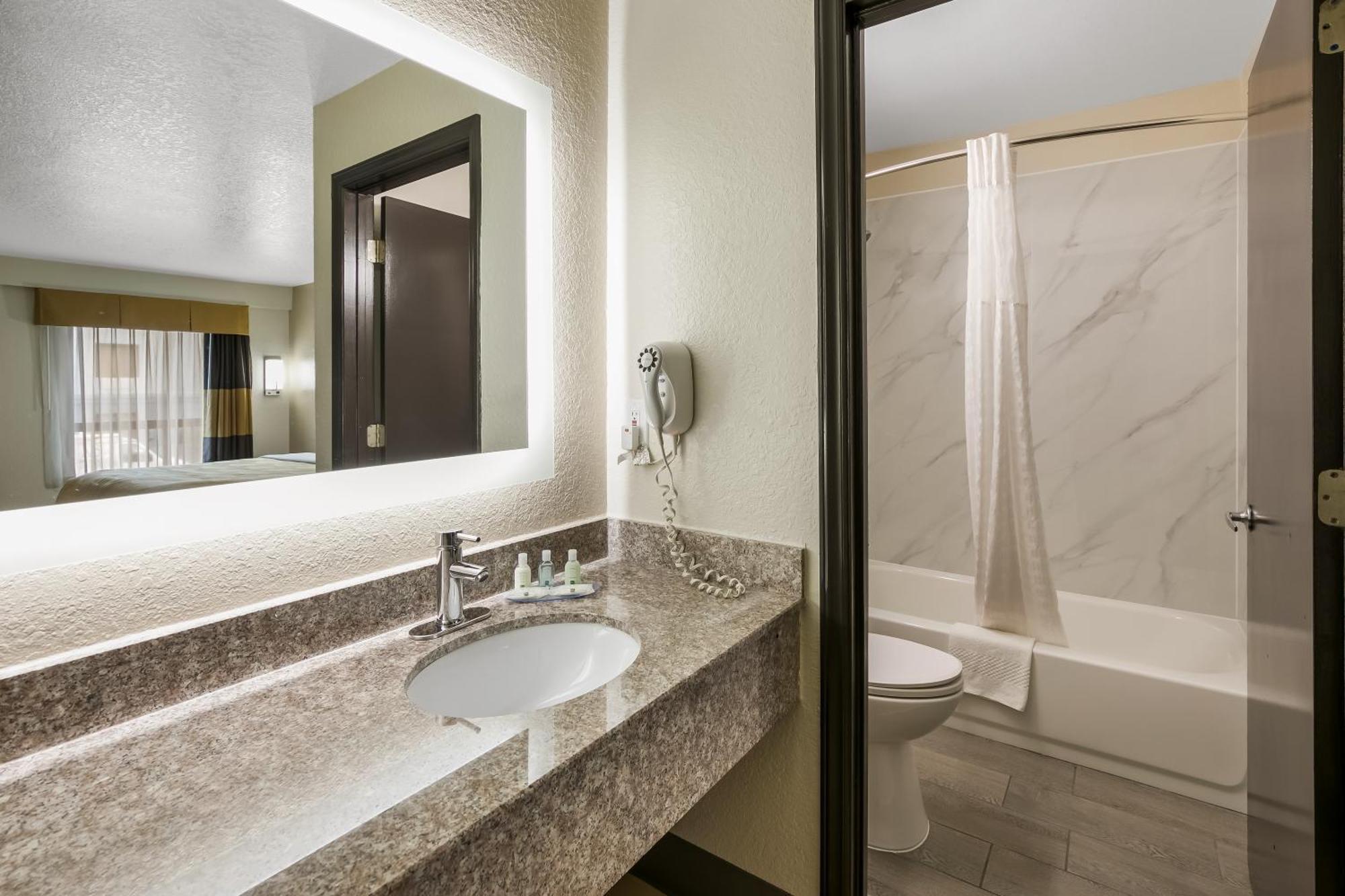 Quality Inn Commerce At I-85 Экстерьер фото