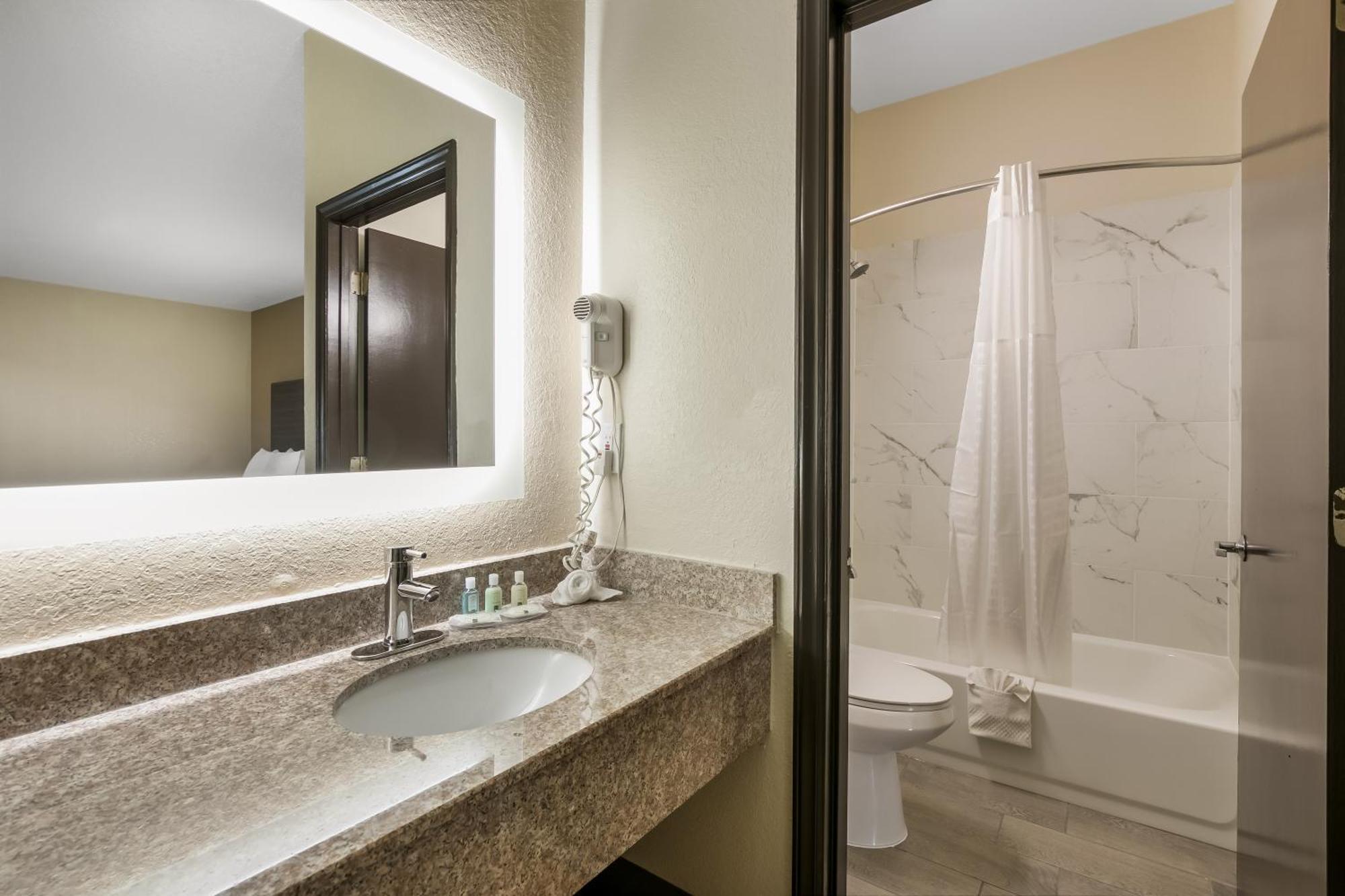 Quality Inn Commerce At I-85 Экстерьер фото