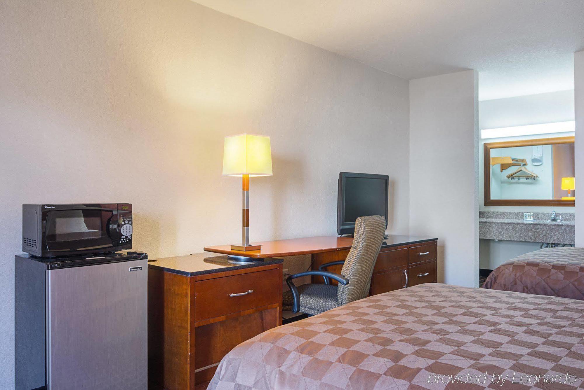 Quality Inn Commerce At I-85 Экстерьер фото